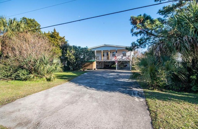 5BR Scenic View 3 Minutes to the Beach