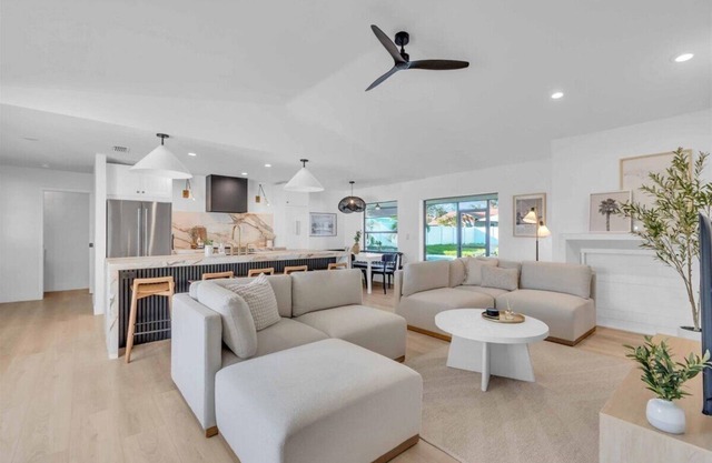 5BR with New Heated Pool ! 6mi from AMI Beach & IMG Academy! Discount Fall Rates