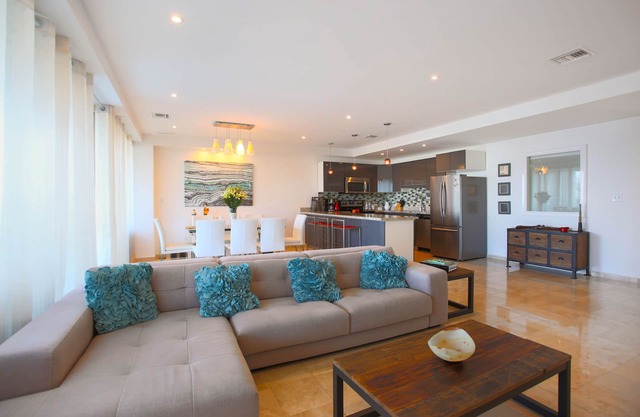 5★luxury ocean view condo with the best amenities, close to town and beaches