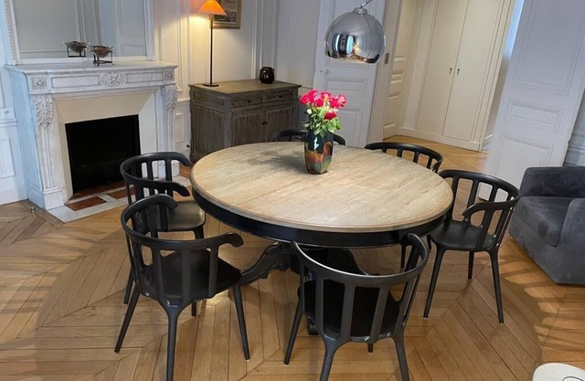5mn walk from avenue St Germain des Près - 02 bedrooms