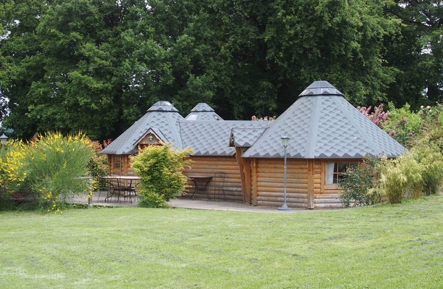 5p hut at Trénube Farm between Rennes and Brocéliande