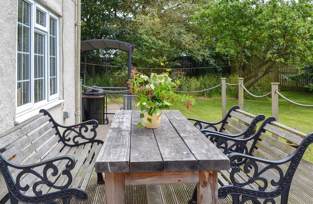 6 bedroom accommodation in Reighton Gap near Filey