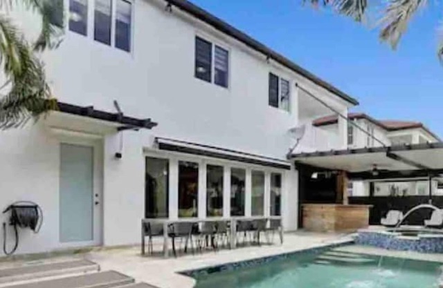 6 Bedroom 682726 by Houzlet