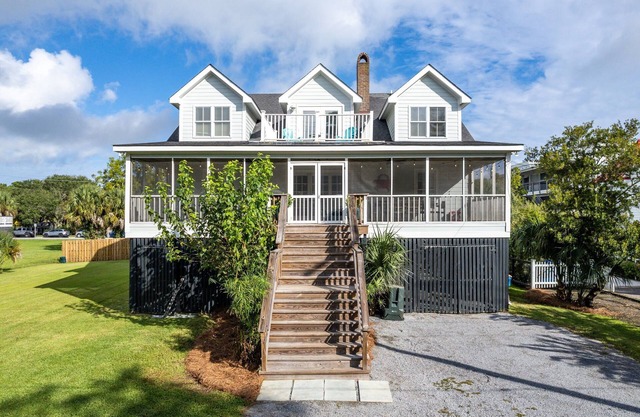 6-bedroom house in fabulous Sullivan's Island with AC, WiFi