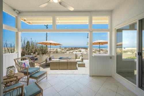 6 Bedroom Remodeled Home on the Oceanfront