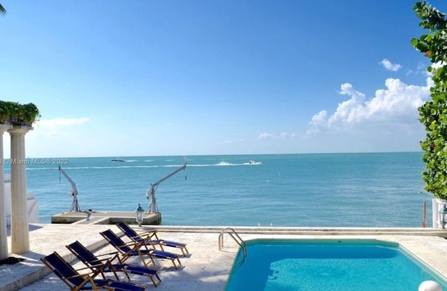 6 Bedroom Single family 332603 by Houzlet