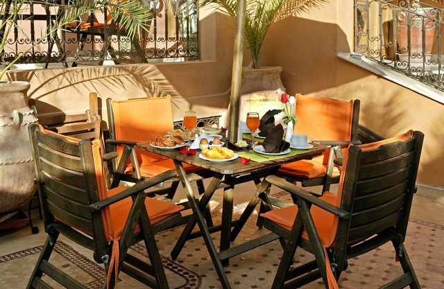 6 BEDROOM VILLA WITH PRIVATE POOL MARRAKECH