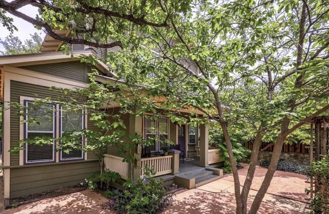 6 Bedrooms in #1 Central Location