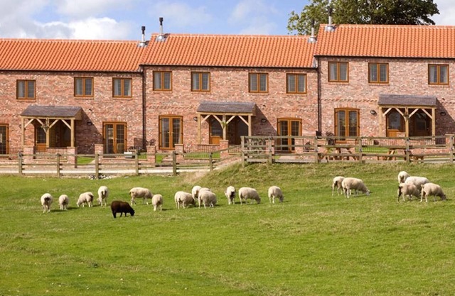 6 Luxury 2 bedroom self catering cottages