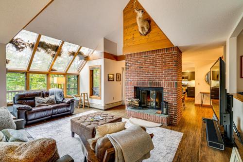 6 Mi to Okemo! Family Townhome in Lakeside Resort