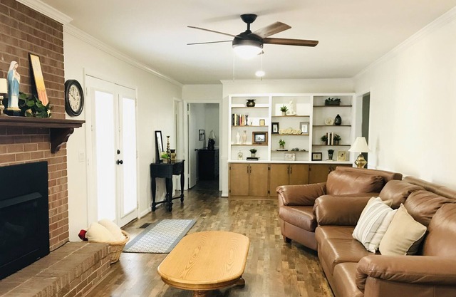 6 minutes to I-65, Ave Maria Grotto, Blessed Sacrament Shrine, Smith Lake Park