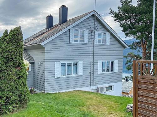6 person holiday home in Utvik
