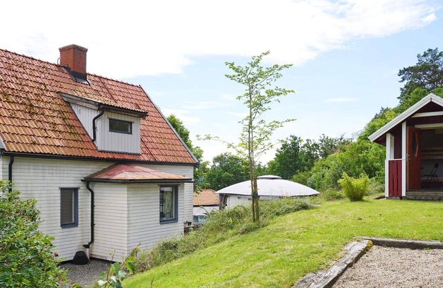 6 person holiday home in MUNKEDAL