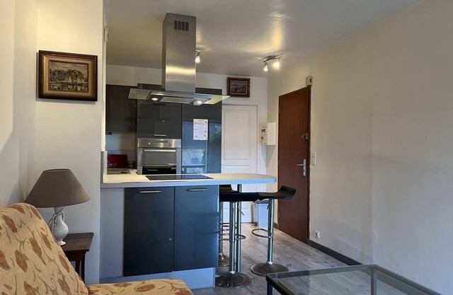 656 - Charming studio in a quiet residence in Erquy