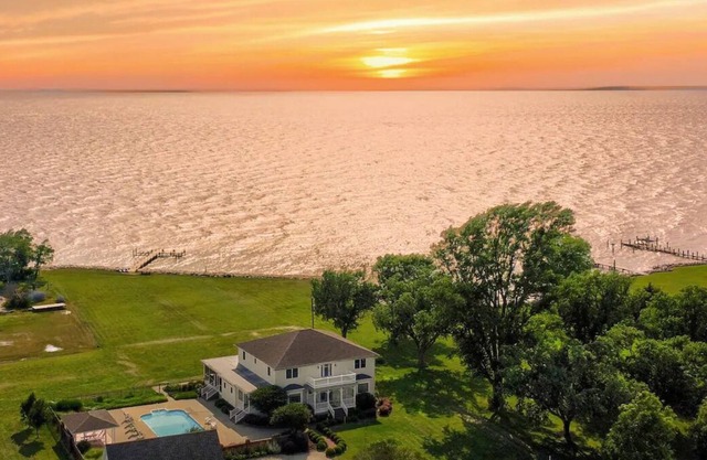 6bd on Chesapeake w Pool 🌟 Hot Tub 🐟 Fish & Crab 🌟