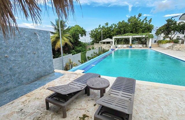 6BR & 6Baths Estate: Infinity Pool, Events, Privacy Retreat with Awesome View!