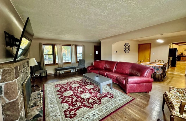 7 acres of nature and fun!