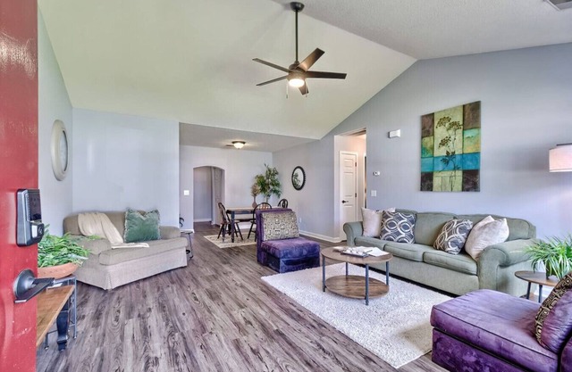 7 beds~10 mins to Ft Jackson!