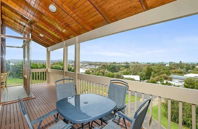 7 Harpoon Ave - Lovely Sea Views Across Encounter Bay