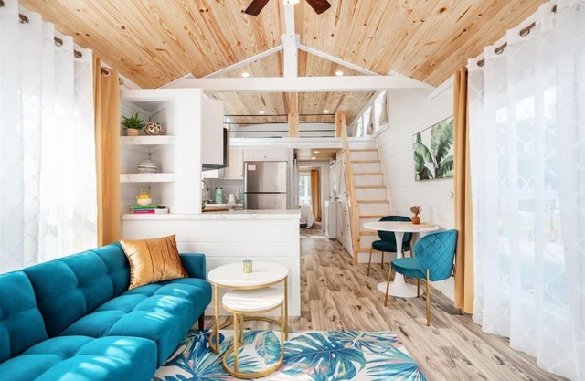 7 Le Soleil Retro Tiny House, Boat Parking, Mins to Lake Guntersville, City Harbor