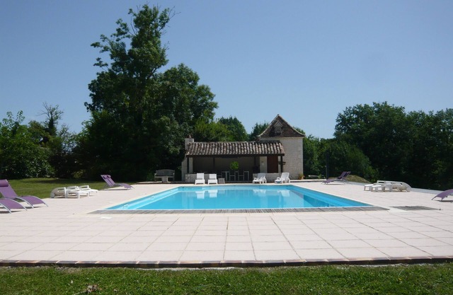7 luxury gites for couples, no children. Peace, great views, large pool and spa.