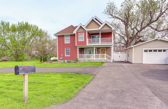 7 Mi to Cedar Point: Retreat w/Hot Tub & Gazebo