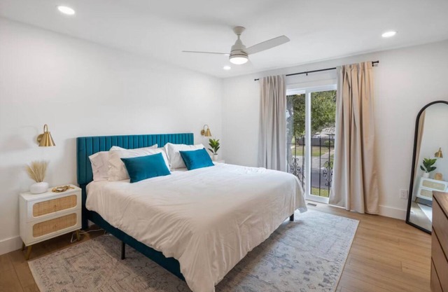 7 min from the beach - Charming townhome in a golf course community