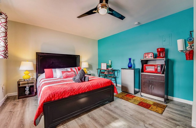 🏳️🌈 #7 Walk to Wilton Drive