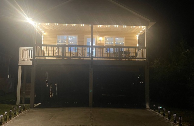 706Fourth@Carolina Beach: Park, Play & 7 Minute Walk to the Beach!