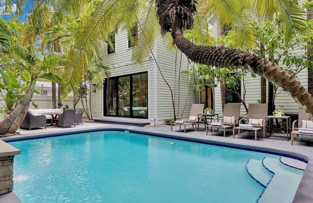 *73 PALMS @ MIDTOWN* Renovated Home & Pool + LAST KEY SERVICES…