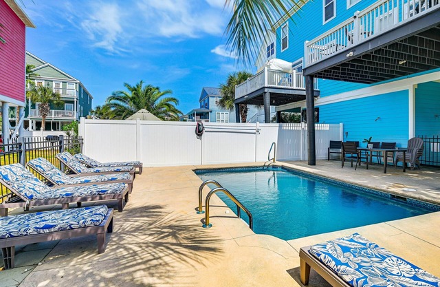 75 Feet From Beach Private Heated Pool & Hot Tub