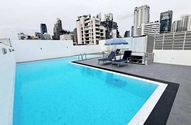 7D - 3 Bedroom Downtown Apartment with shared Pool