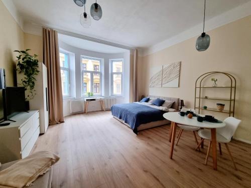 7th Heaven Apartment close to metro and center