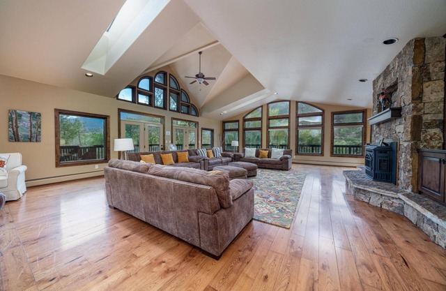 8 Bedroom or Reserve as a 4 Bedroom - Rates Reflect a December Discount!