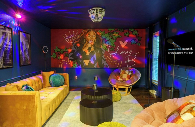 8 Beds, Large Groups, Karaoke, Firepit