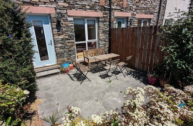 8 Copper Rigg - Two bedroom home with patio garden