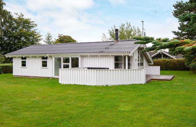 8 person holiday home in Nordborg-By Traum