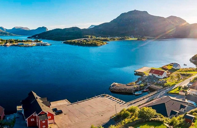 8 person holiday home in MIDSUND