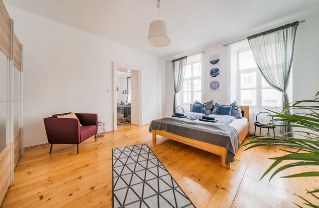 85sqm - 15 Min. City Center - 3 rooms
