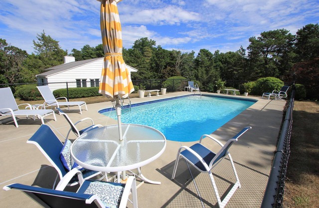 86 Spring Hill - Private Pool, pet-friendly!