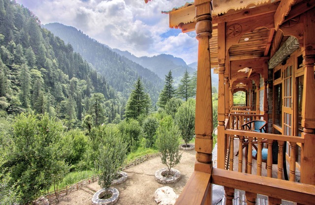 8fold by Larisa, Jibhi