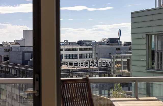 8th Floor Lux l Balcony l Bathtub l 24/7 Check-In