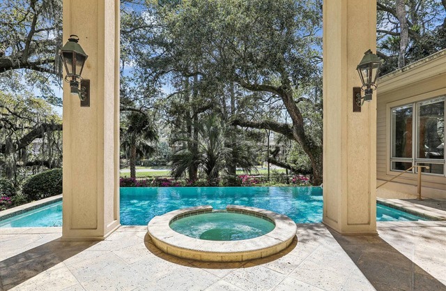 9 Beach Lagoon ~ Luxury 6Br Private Home, 3rd Row from Sea Pines Beach!