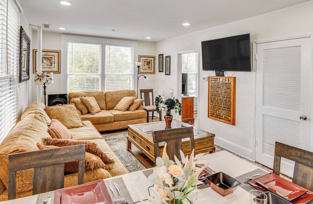 9 Mi to Fort Harrison State Park: Apt in Indy