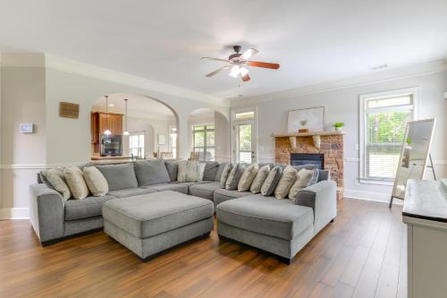 9 Mi to Trilith Studios Gem in Fayetteville!