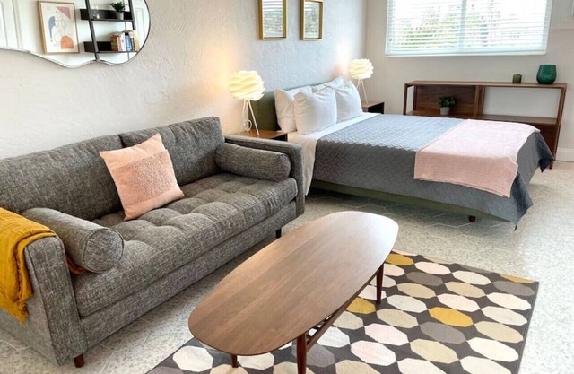 9 · Surf n Sand Studio Apartment by the Water 9