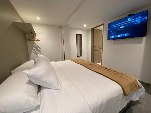 96K Premium Suite - Rooms minutes from the Airport in Bogotá