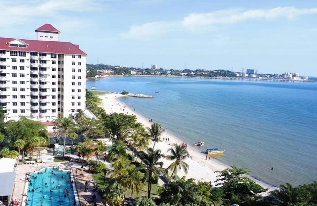 99 Glory Beach Resort - seaview, poolview, beachfront,wifi