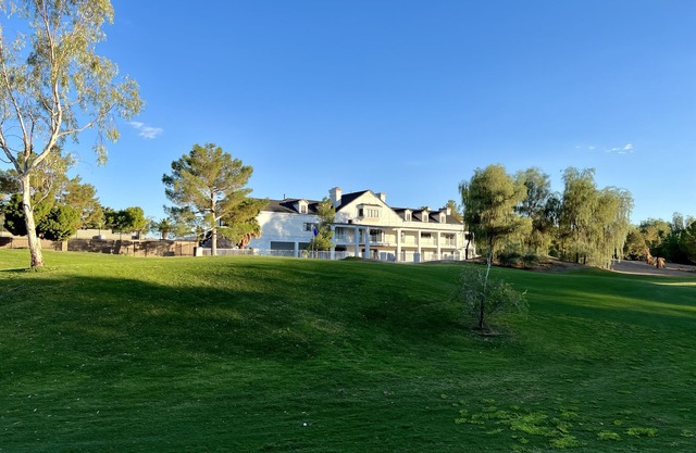 9Bd/9Ba Mansion on Golf Course-Amazing retreat estate