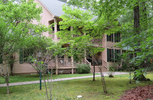 A 5 bedroom mountain retreat, ideal for couples, and families.